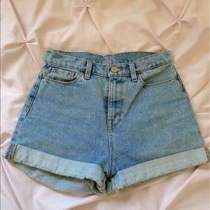 BDG Mom High Rise Shorts size 26